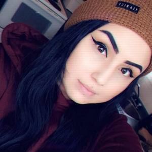 Meet your Posher, Tiona